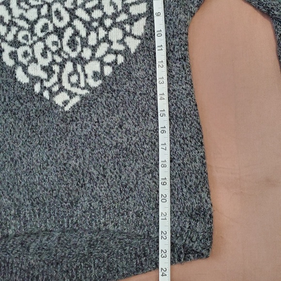 Express Heart Leopard Sweater XS - Picture 4 of 6